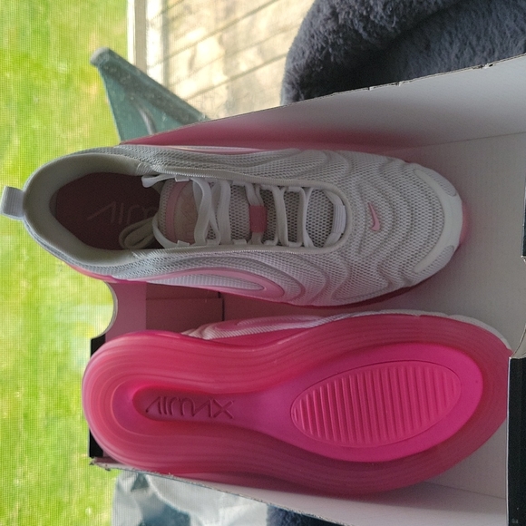 Nike Airmax Sneakers - Picture 1 of 5